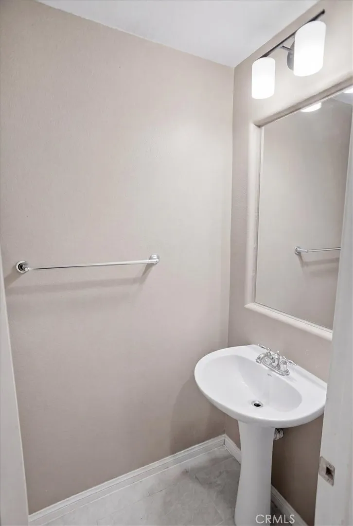 28475 Santa Rosa Saugus, CA 91350