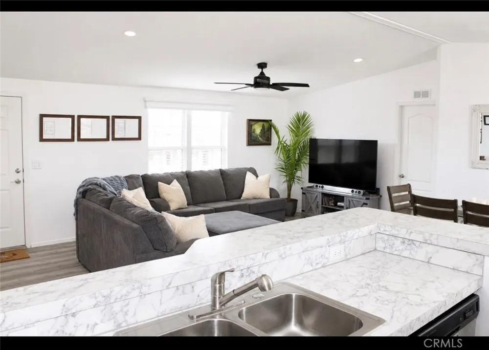 11561 Buena Vista Pinon Hills, CA 92372