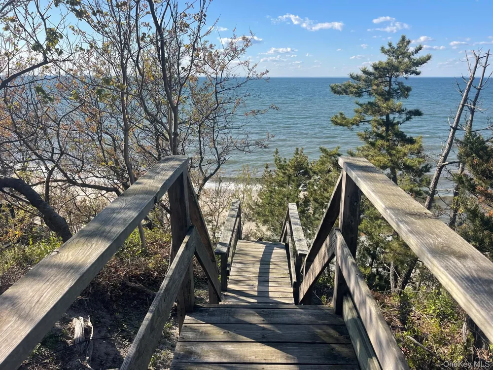1834A Edwards Avenue Baiting Hollow, NY 11933