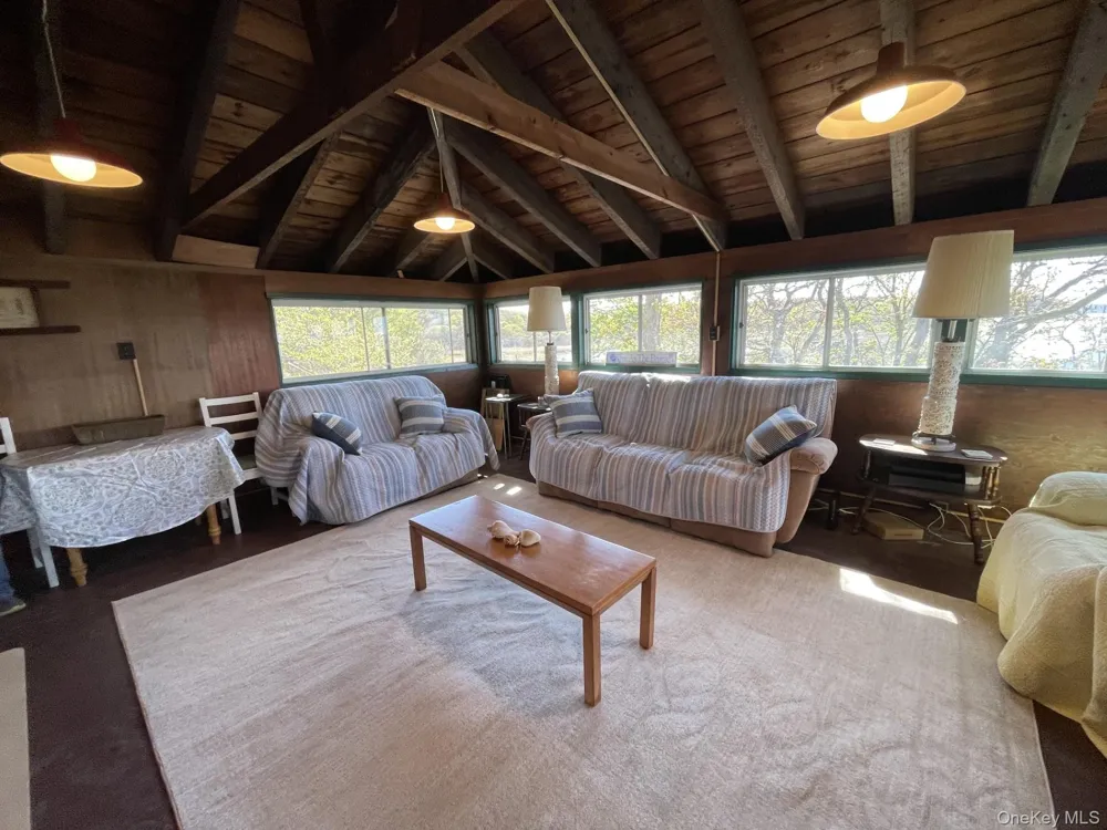 1834A Edwards Avenue Baiting Hollow, NY 11933