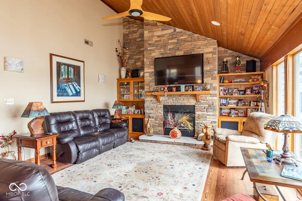 2060 E Waters Edge Drive Bloomington, IN 47401