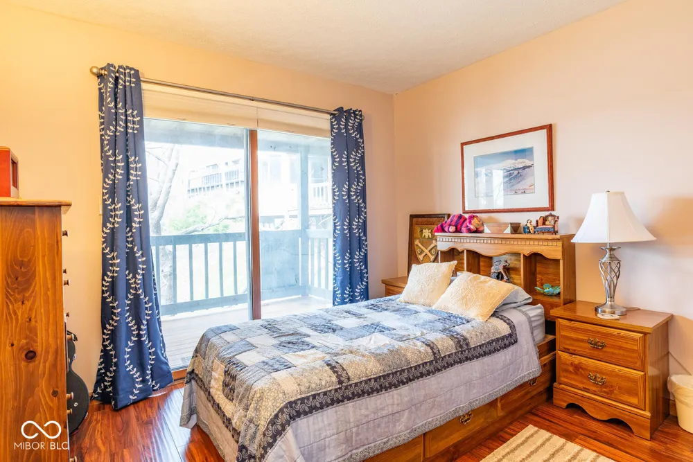 2060 E Waters Edge Drive Bloomington, IN 47401