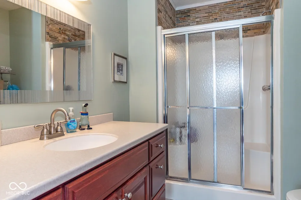2060 E Waters Edge Drive Bloomington, IN 47401