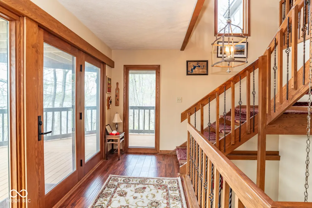 2060 E Waters Edge Drive Bloomington, IN 47401
