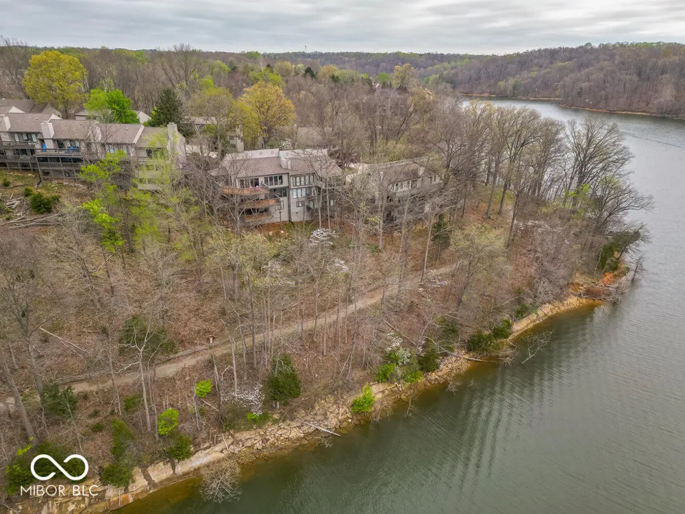 2060 E Waters Edge Drive Bloomington, IN 47401