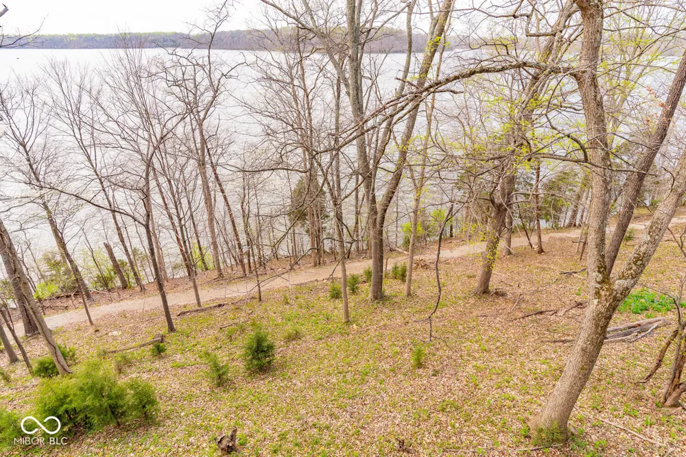 2060 E Waters Edge Drive Bloomington, IN 47401