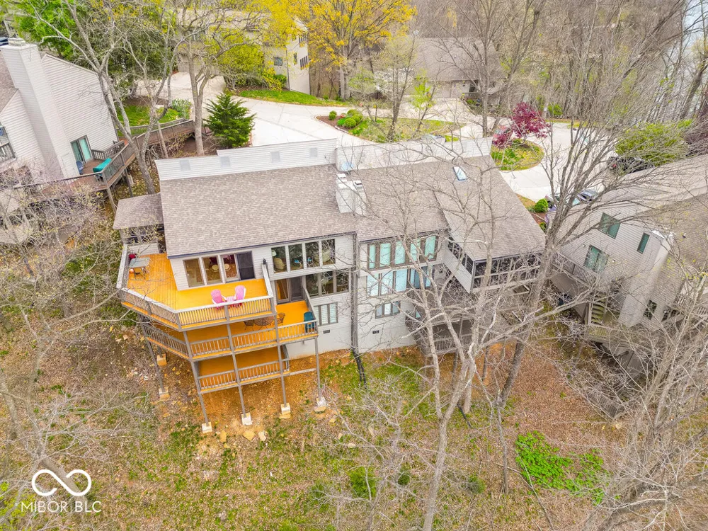2060 E Waters Edge Drive Bloomington, IN 47401