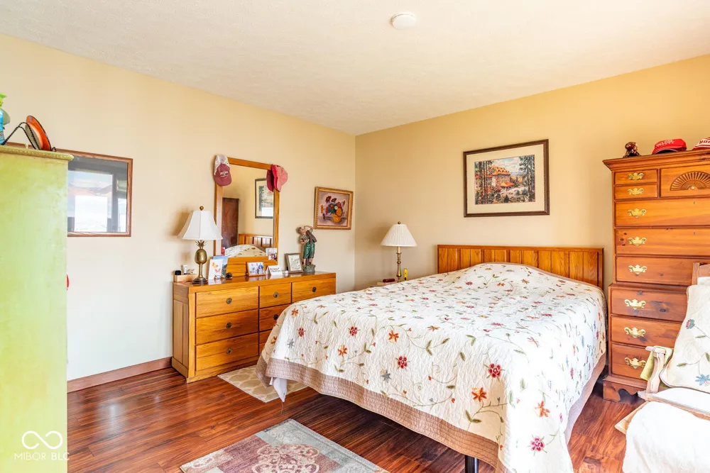 2060 E Waters Edge Drive Bloomington, IN 47401
