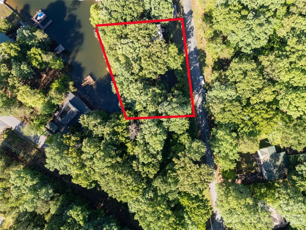 292 Shoreline Drive New London, NC 28127