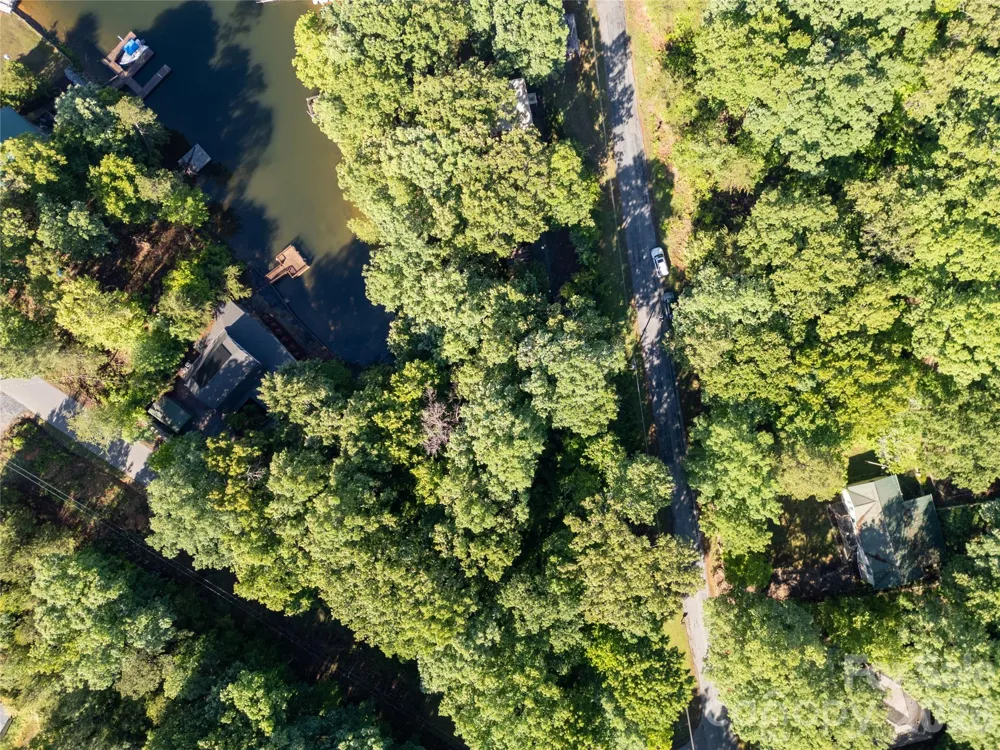 292 Shoreline Drive New London, NC 28127