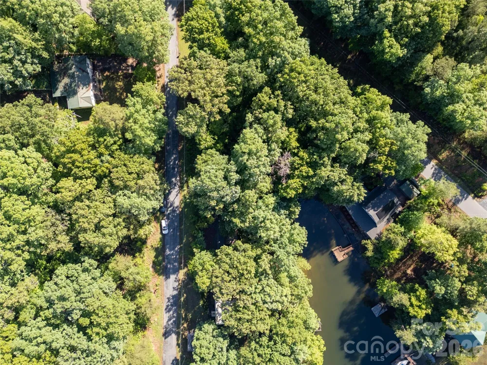 292 Shoreline Drive New London, NC 28127
