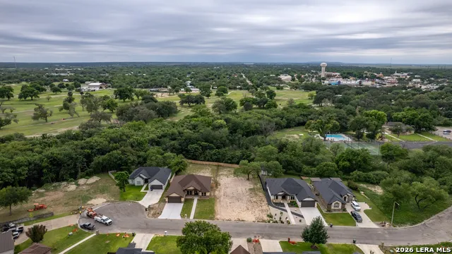 000 TBD Country Club Ln. Uvalde, TX 78801