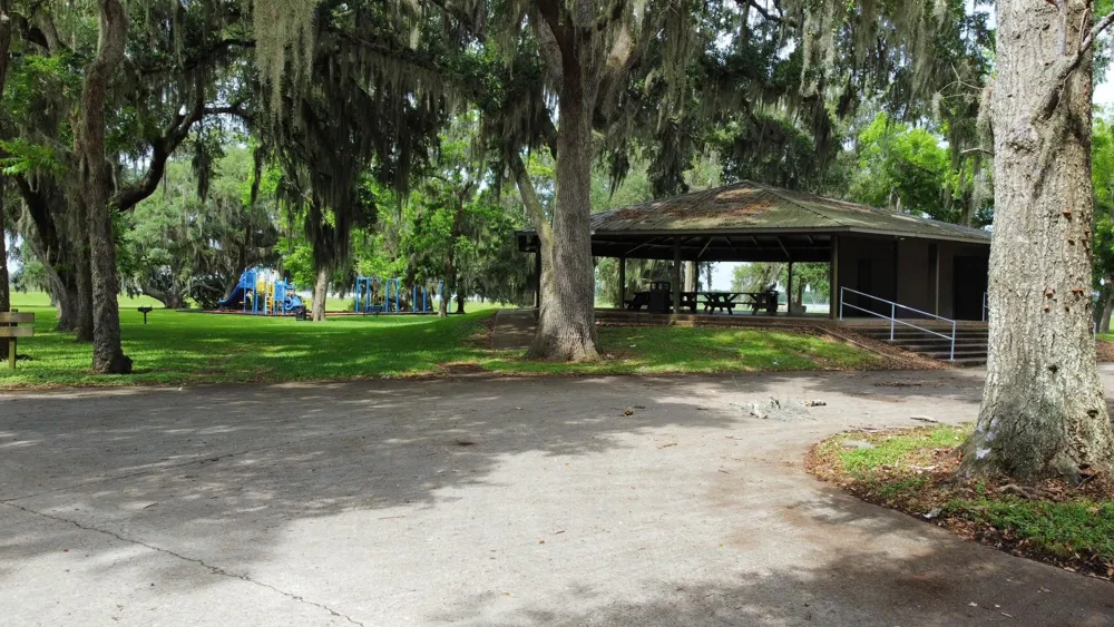118 Pony Trail Angleton, TX 77515