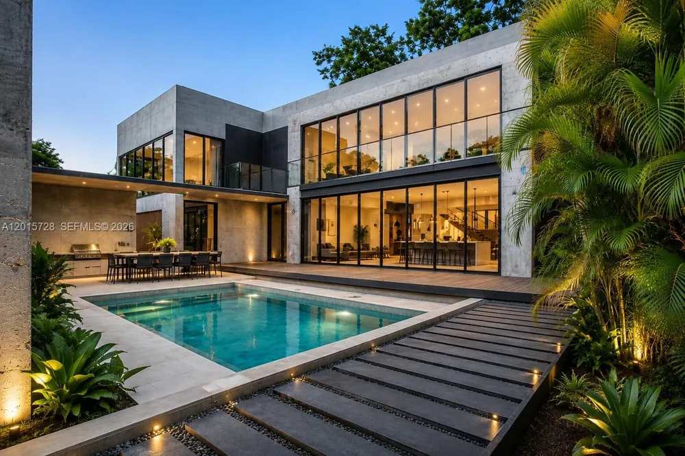 221 SW 25th Rd Miami, FL 33129