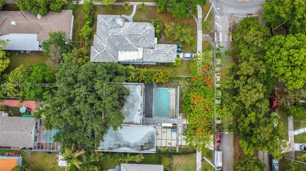 221 SW 25th Rd Miami, FL 33129