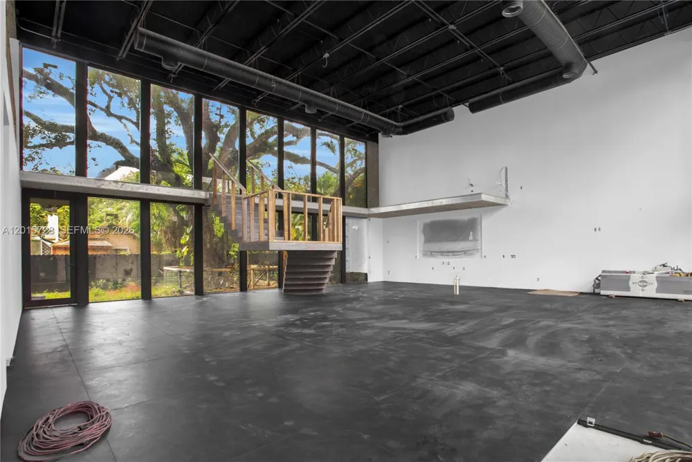 221 SW 25th Rd Miami, FL 33129