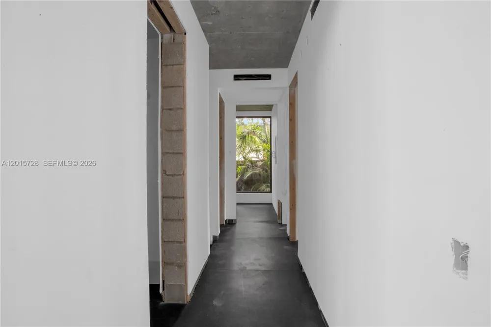 221 SW 25th Rd Miami, FL 33129