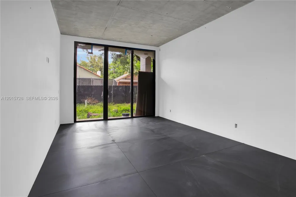 221 SW 25th Rd Miami, FL 33129