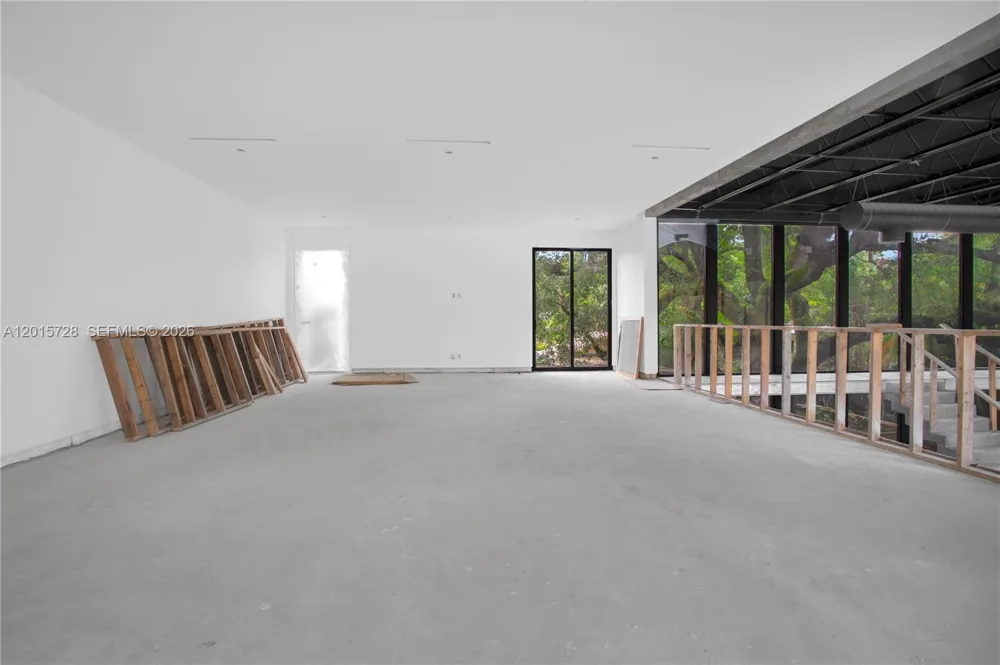 221 SW 25th Rd Miami, FL 33129