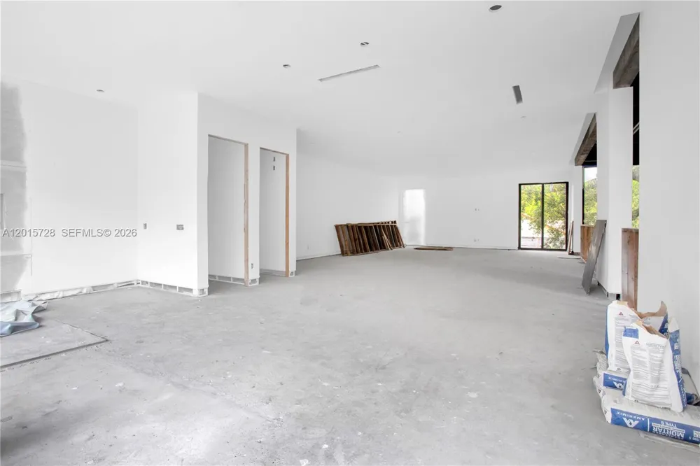 221 SW 25th Rd Miami, FL 33129