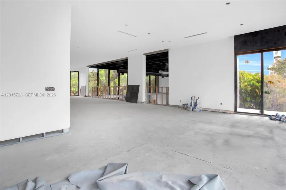 221 SW 25th Rd Miami, FL 33129
