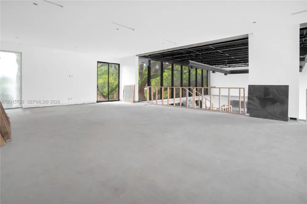 221 SW 25th Rd Miami, FL 33129