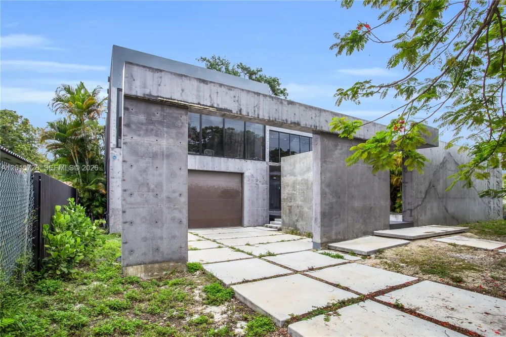 221 SW 25th Rd Miami, FL 33129