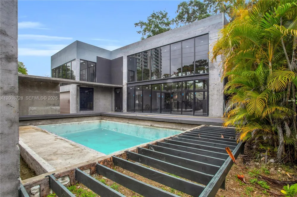 221 SW 25th Rd Miami, FL 33129