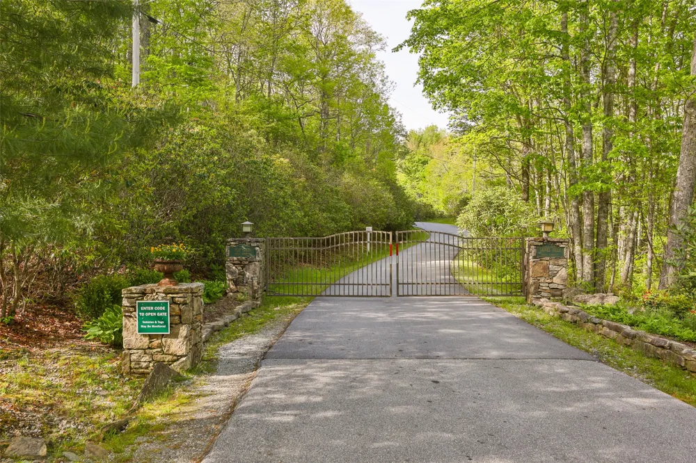 G110 Trimble Ridge Glenville, NC 28736