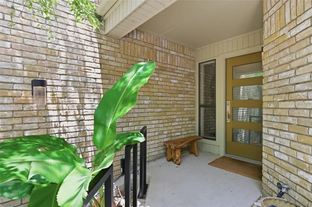 16132 Chalfont Circle