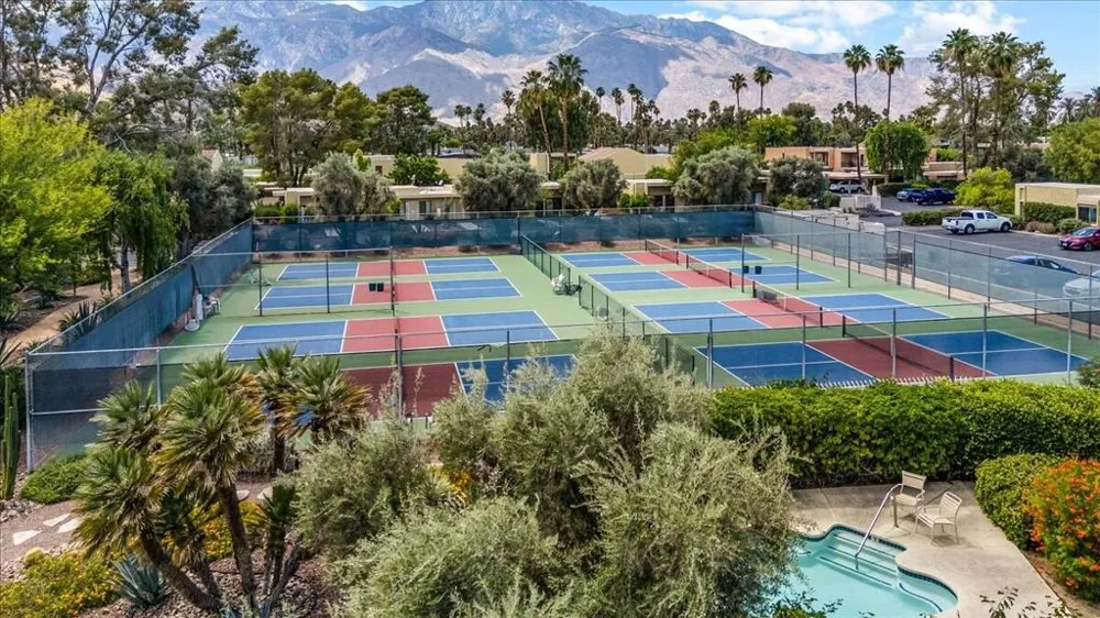 5794 Los Coyotes Drive Palm Springs, CA 92264