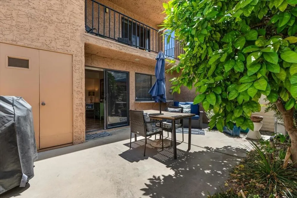5794 Los Coyotes Drive Palm Springs, CA 92264