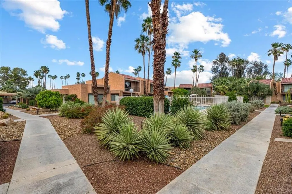 5794 Los Coyotes Drive Palm Springs, CA 92264