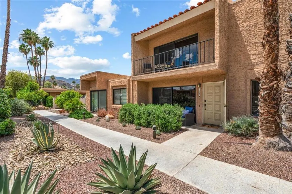 5794 Los Coyotes Drive Palm Springs, CA 92264