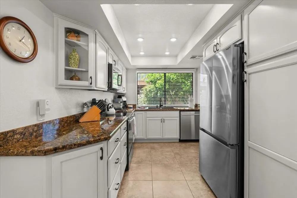 5794 Los Coyotes Drive Palm Springs, CA 92264