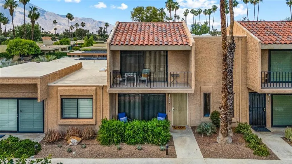 5794 Los Coyotes Drive Palm Springs, CA 92264