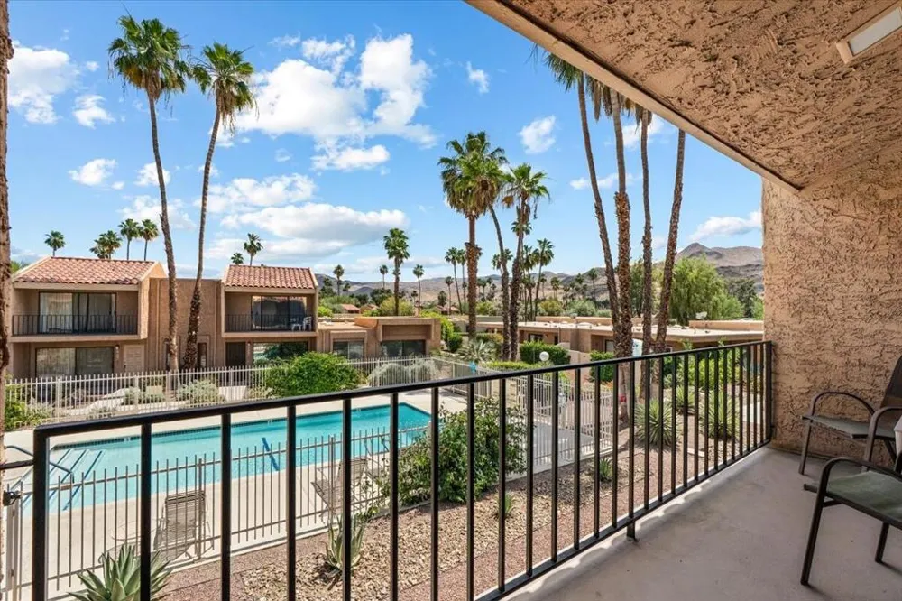 5794 Los Coyotes Drive Palm Springs, CA 92264