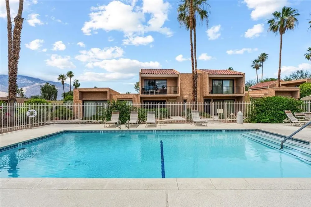 5794 Los Coyotes Drive Palm Springs, CA 92264