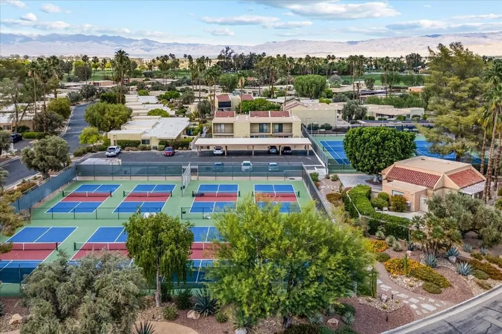 5794 Los Coyotes Drive Palm Springs, CA 92264