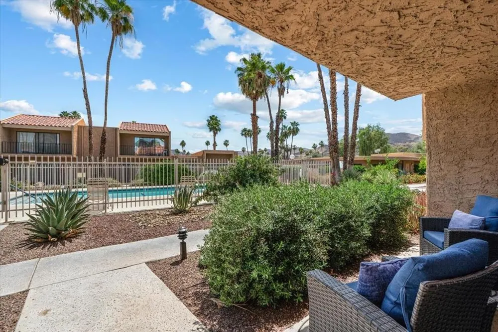 5794 Los Coyotes Drive Palm Springs, CA 92264