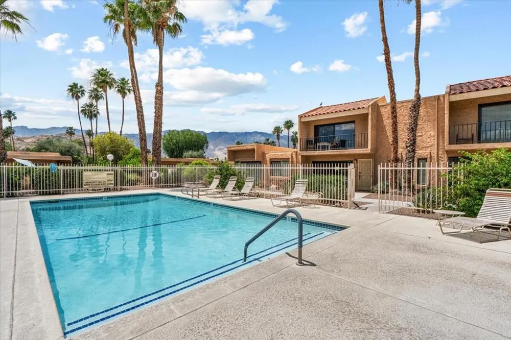 5794 Los Coyotes Drive Palm Springs, CA 92264