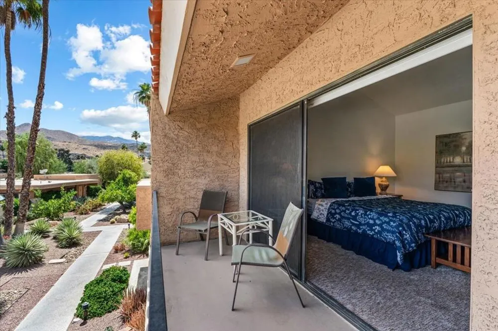 5794 Los Coyotes Drive Palm Springs, CA 92264