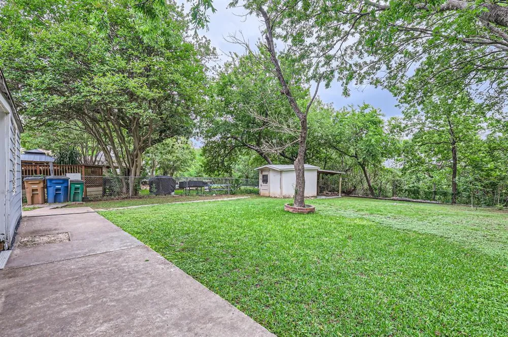 1313 Perez Street Austin, TX 78721