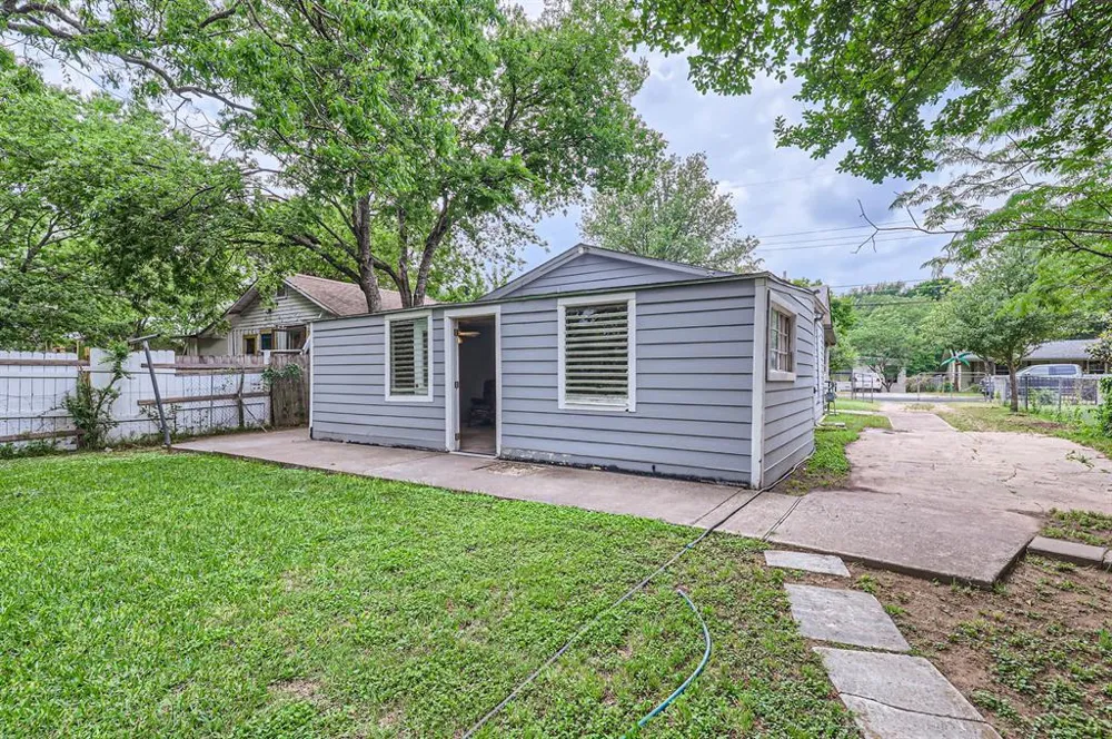 1313 Perez Street Austin, TX 78721