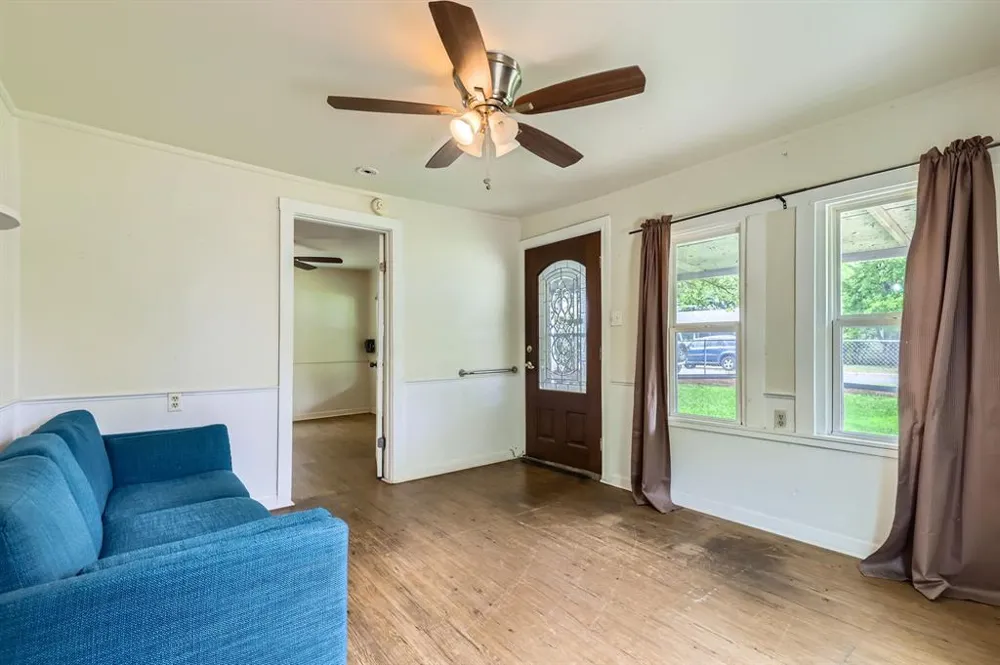 1313 Perez Street Austin, TX 78721