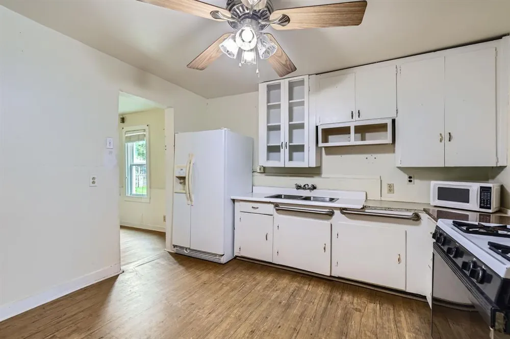 1313 Perez Street Austin, TX 78721
