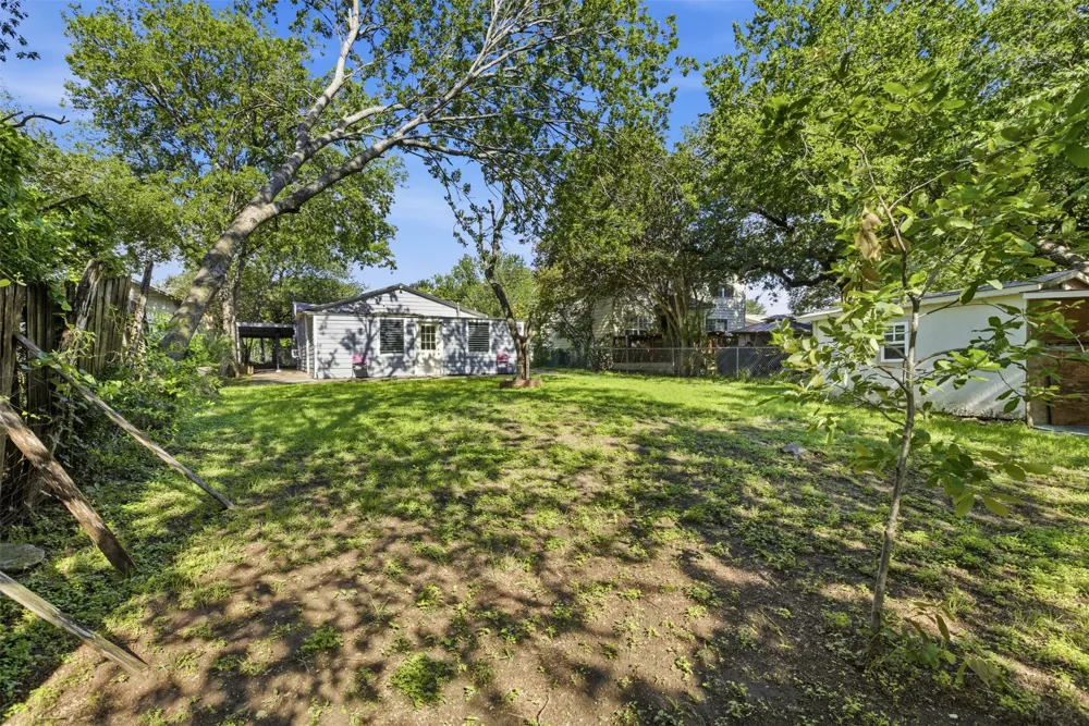 1313 Perez Street Austin, TX 78721