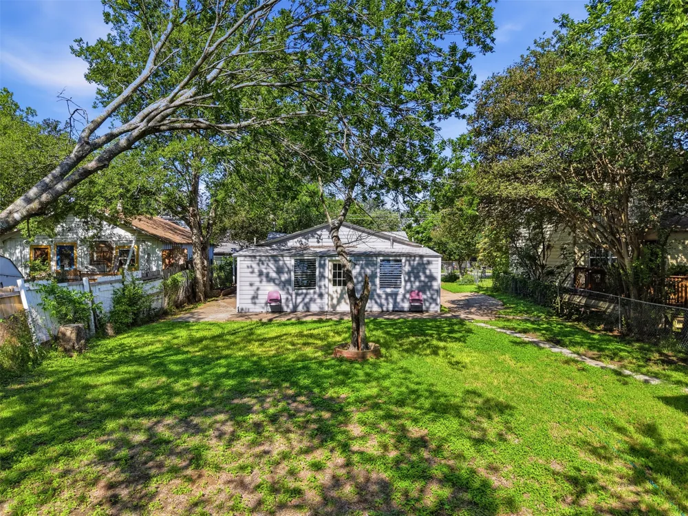 1313 Perez Street Austin, TX 78721