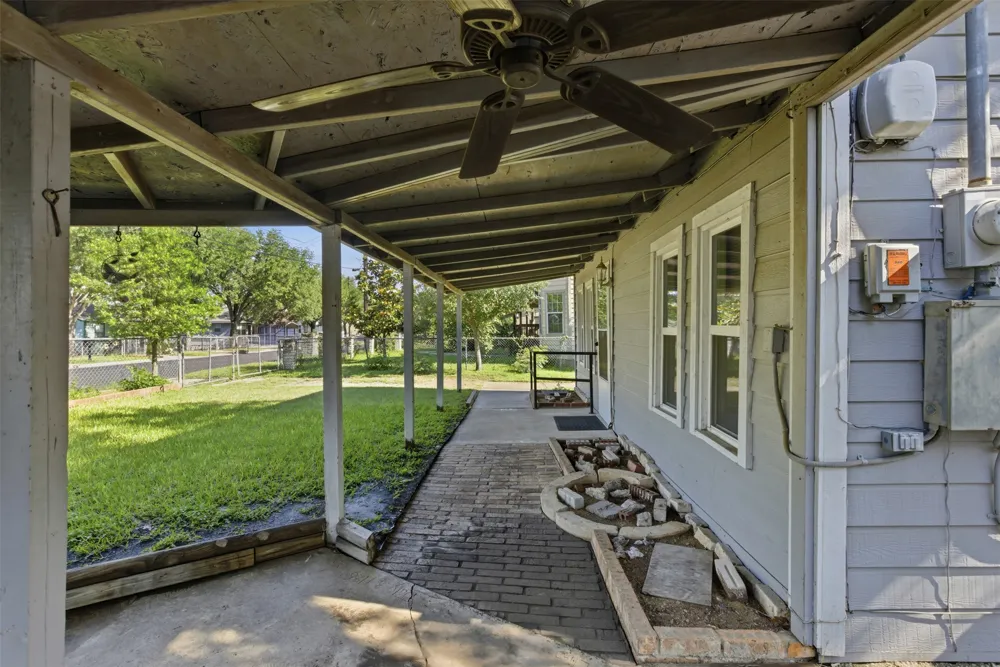1313 Perez Street Austin, TX 78721