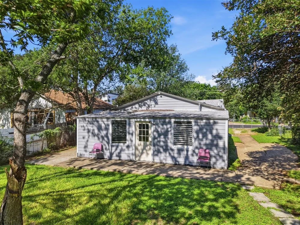 1313 Perez Street Austin, TX 78721